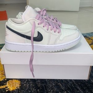 Women Size 5 Air Jordan 1 Low Barely Green